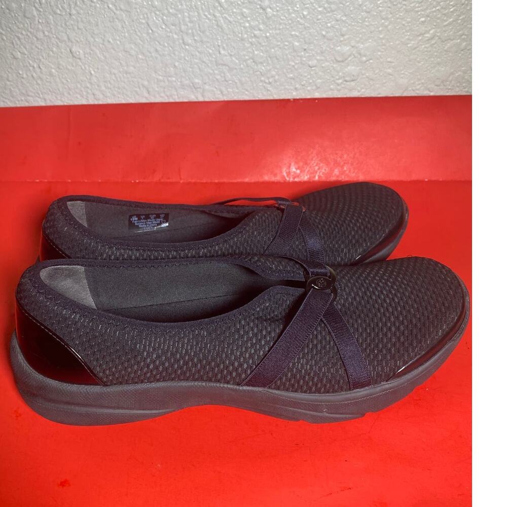 BZEES black textile loafers size 10